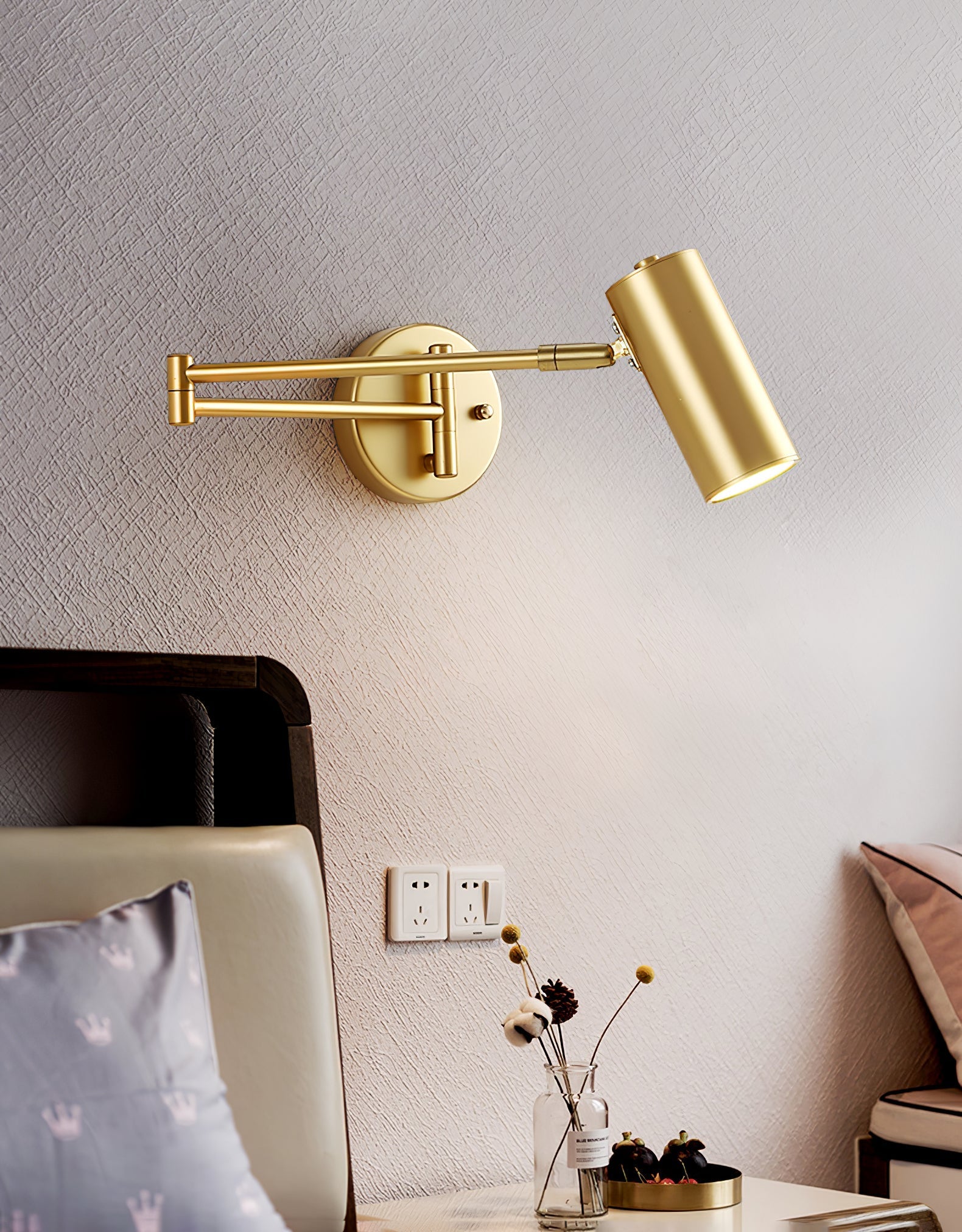 Metal Swing Arm Wall Sconce with Adjustable Head
