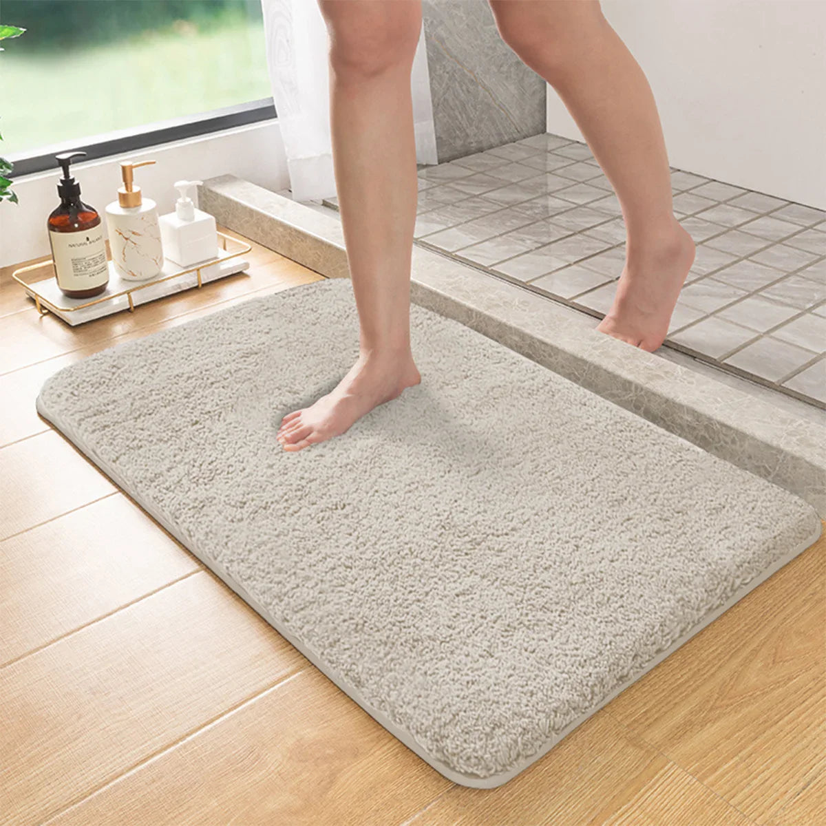 Plush Non Slip Bath Mat with Soft Texture