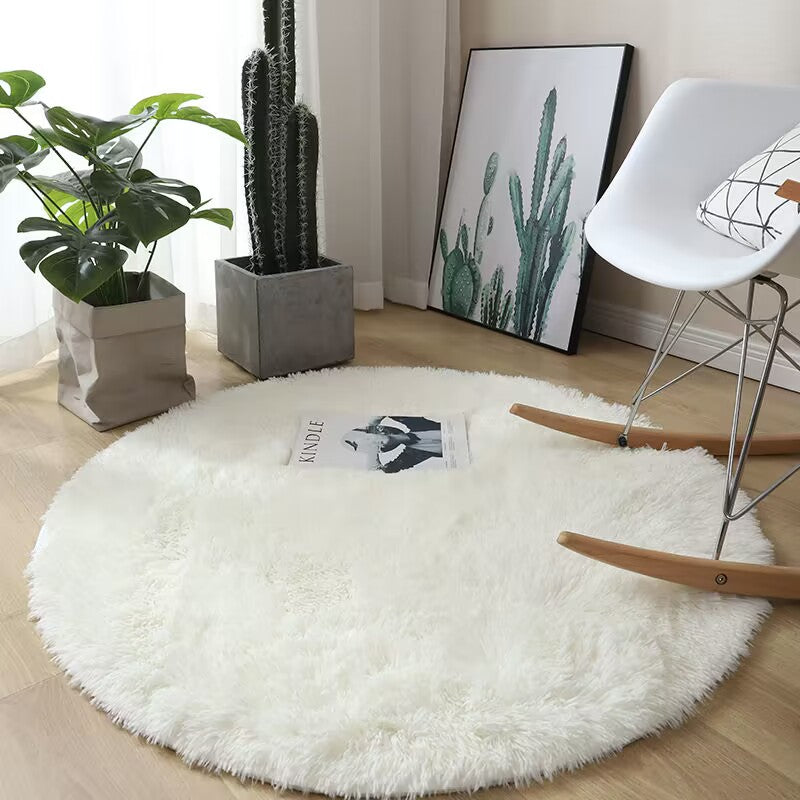 Plush Round Rug with Soft Shag Texture