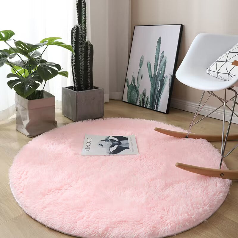 Plush Round Rug with Soft Shag Texture