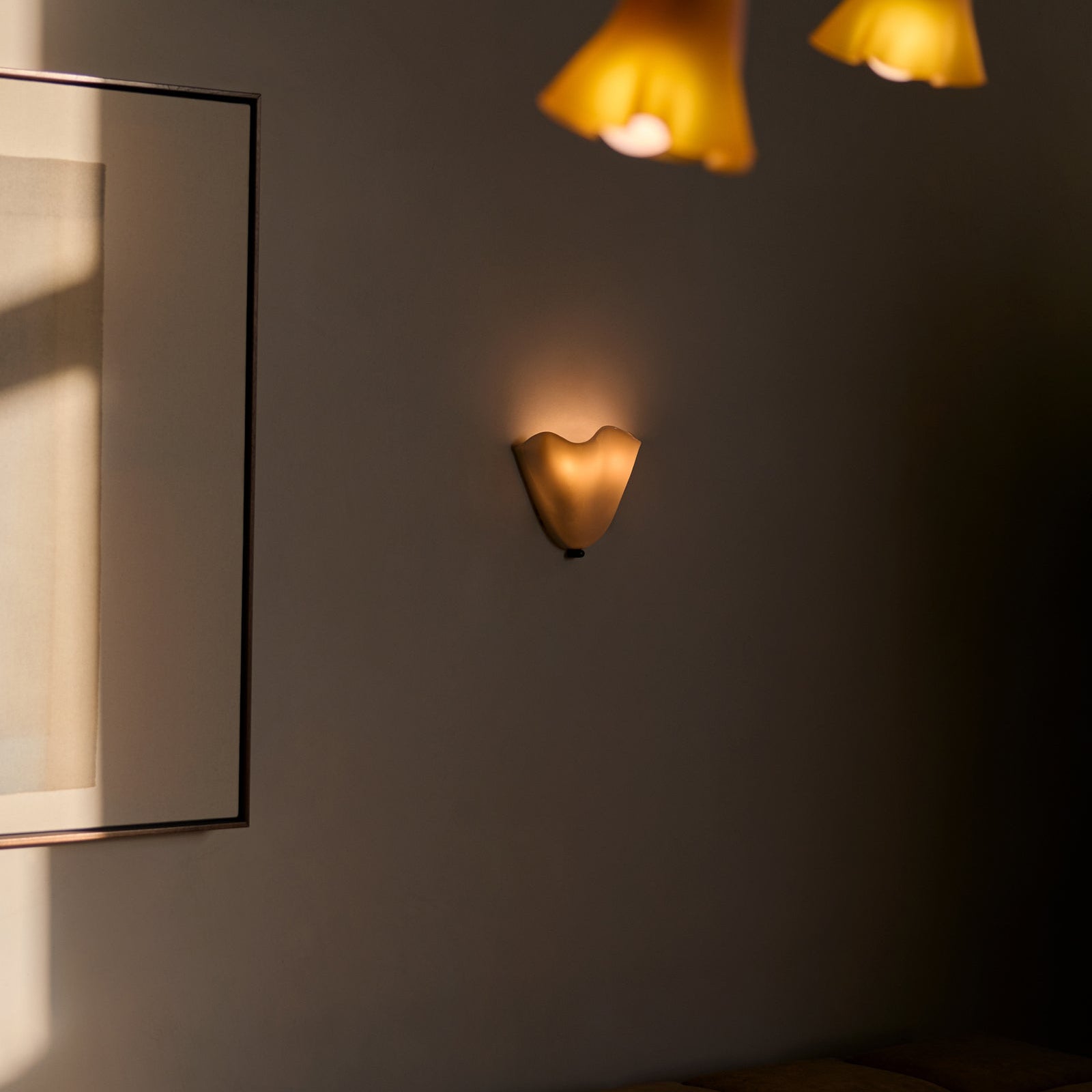 Stained Glass Wall Sconce Shell Design Light