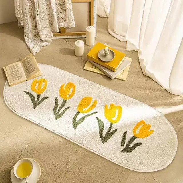 Tulip Accent Rug with Soft Floral Design