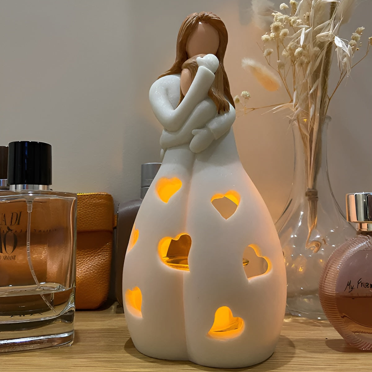 Modern Candle Decor with Figure Design
