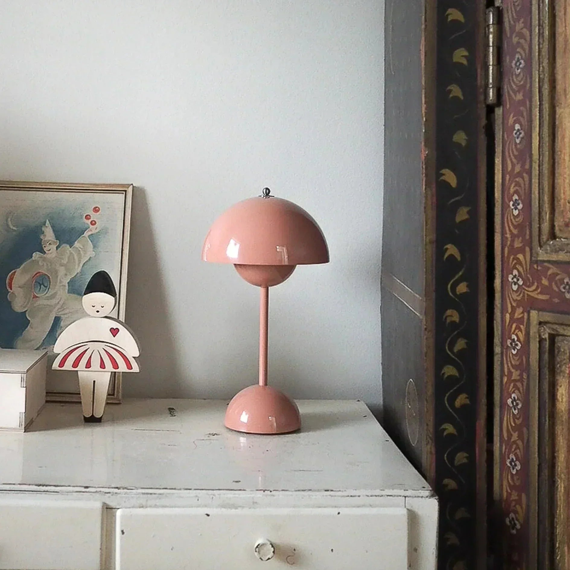 Modern Wireless Dome Table Lamp with LED