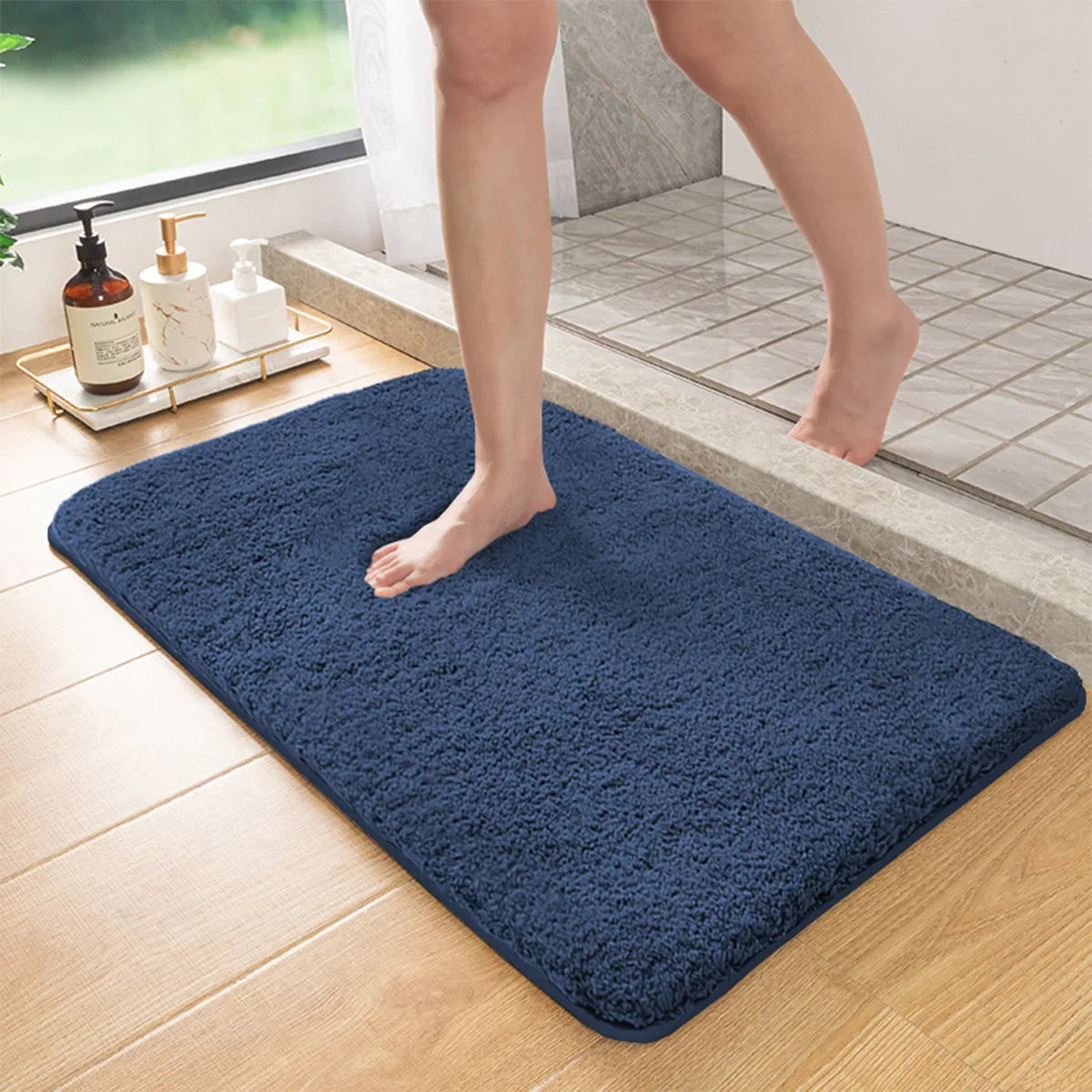 Plush Non Slip Bath Mat with Soft Texture