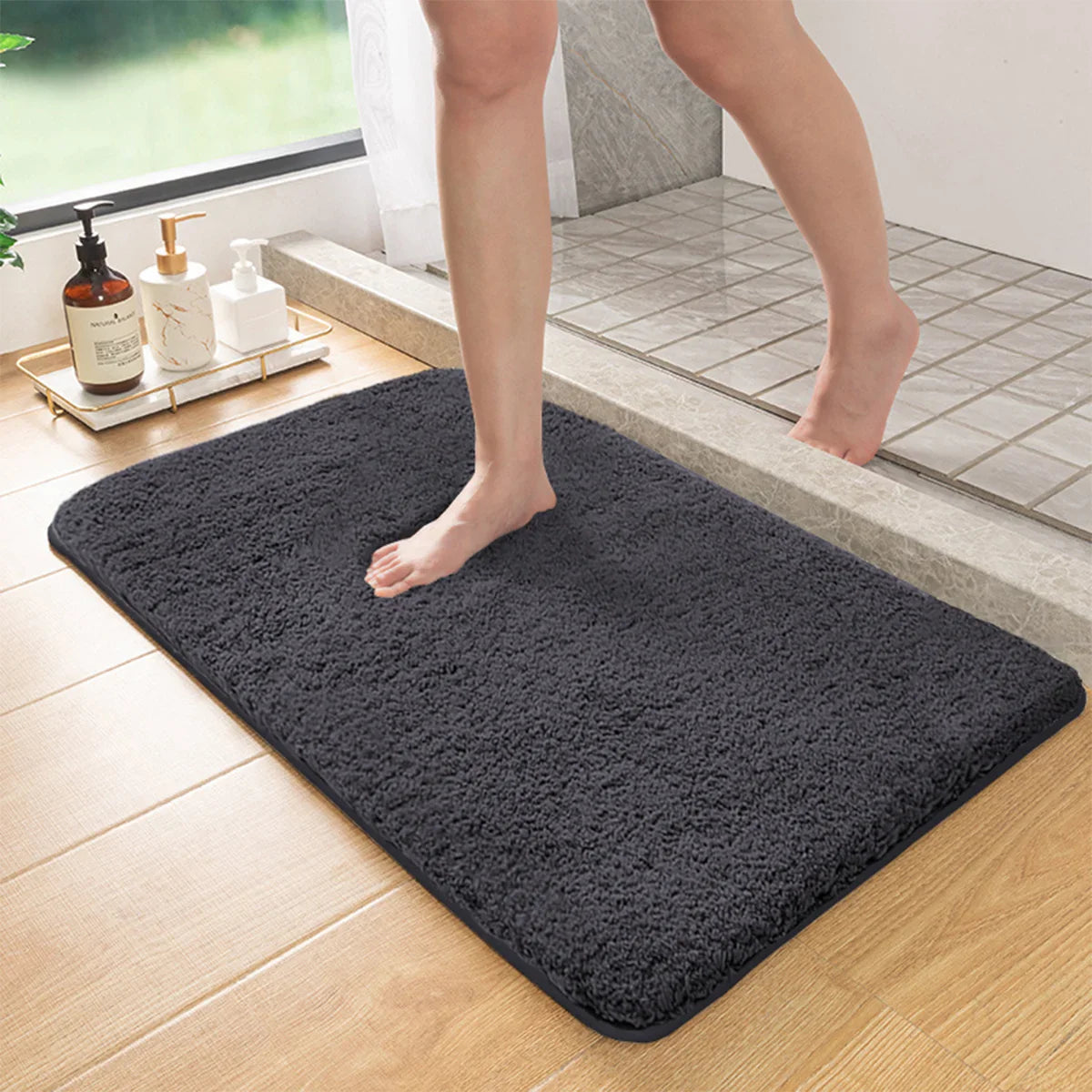 Plush Non Slip Bath Mat with Soft Texture