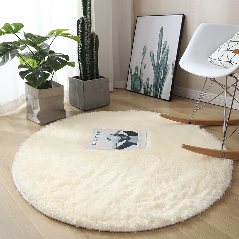 Plush Round Rug with Soft Shag Texture