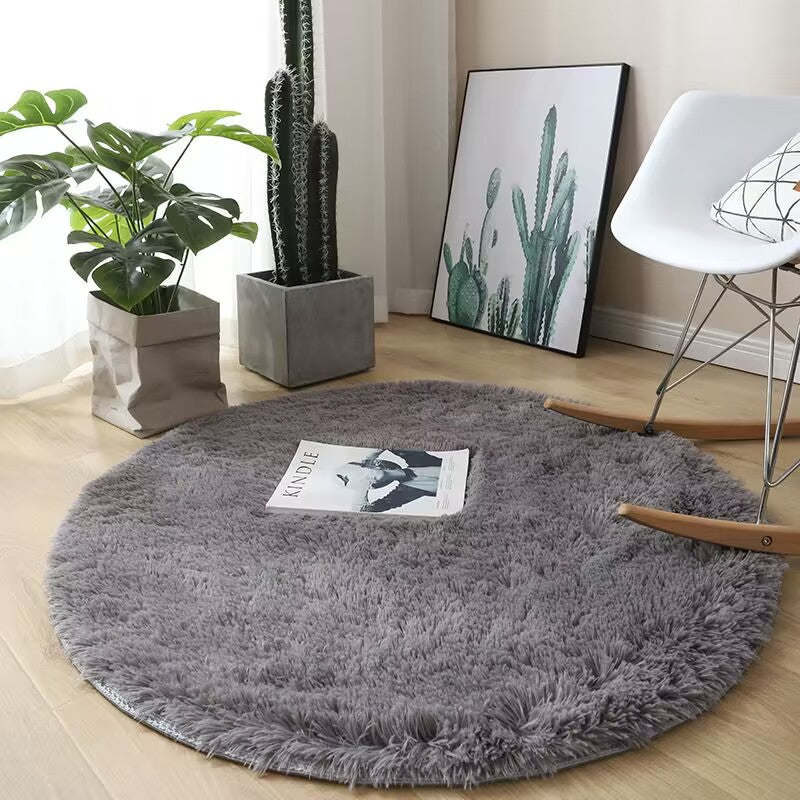 Plush Round Rug with Soft Shag Texture