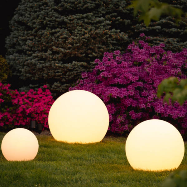 Modern PE Globe Garden Light with Remote LED